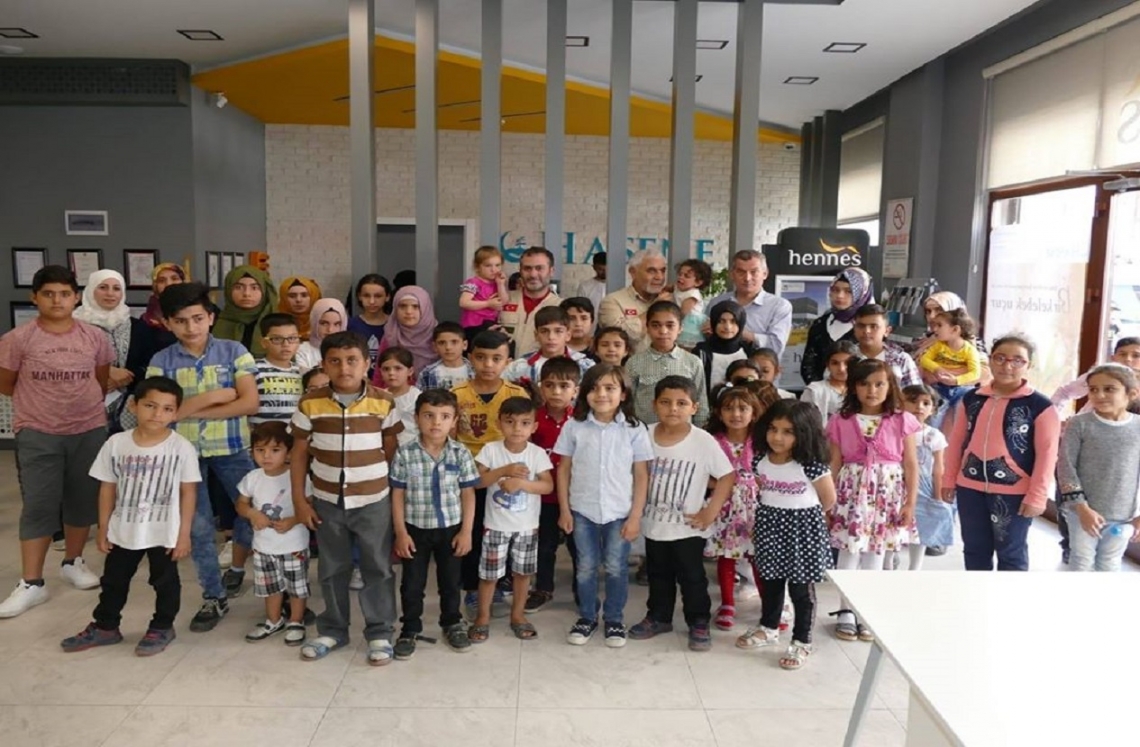 The happiness before the Feast for 200 children